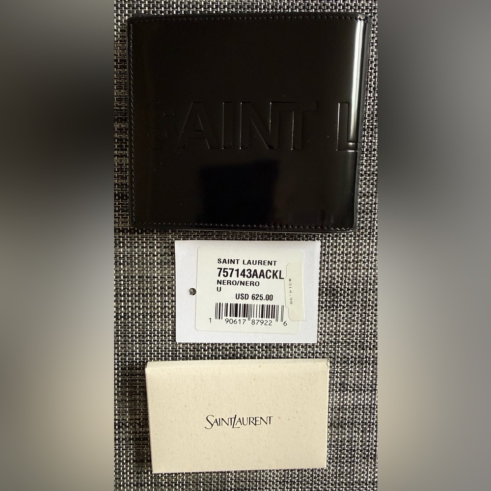 Saint Laurent Glossy Black Patent Logo Bifold Wallet - Picture 11 of 11